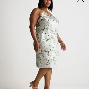 Quince NWT Floral Satin Dress in Cream and Green. Size1X.